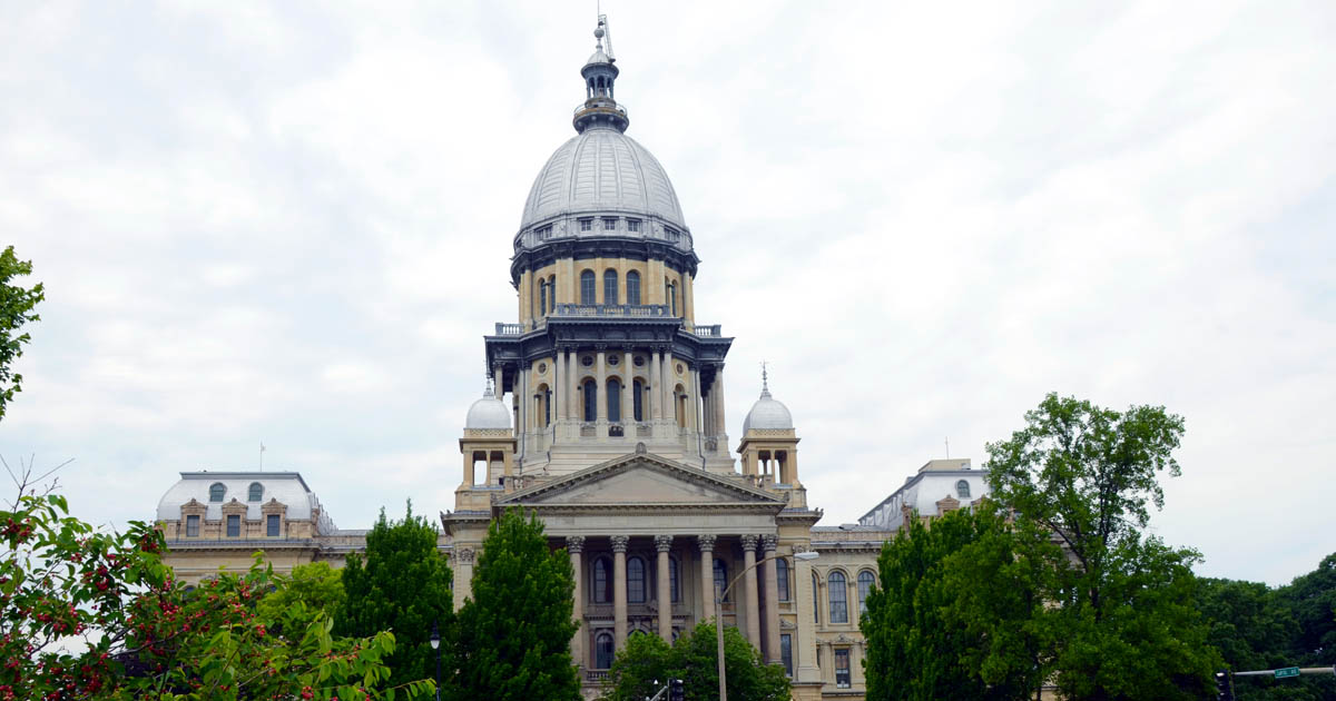 Illinois lawmakers advance ride-shares regulations